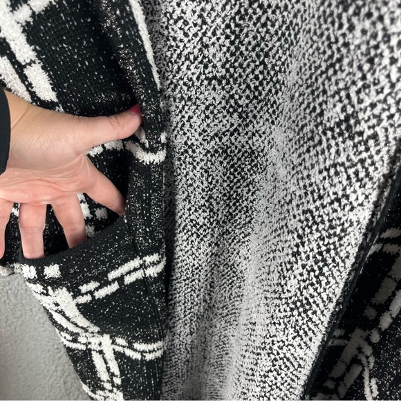 Nine West Women’s Large Clean Collar Coatigan Black White & Silver Sweater NWT - Picture 8 of 16